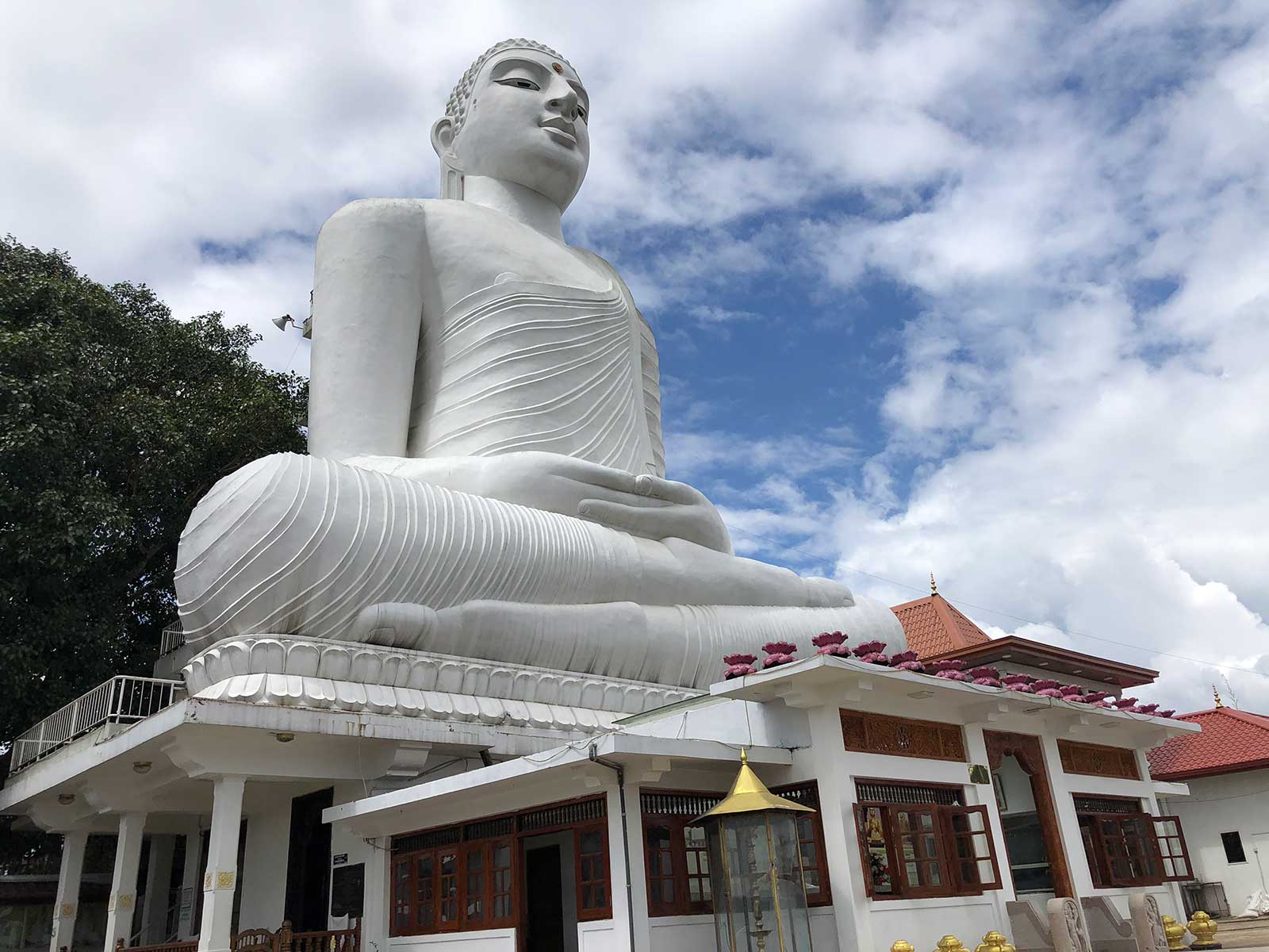 bahirawakanda vihara buddha statue